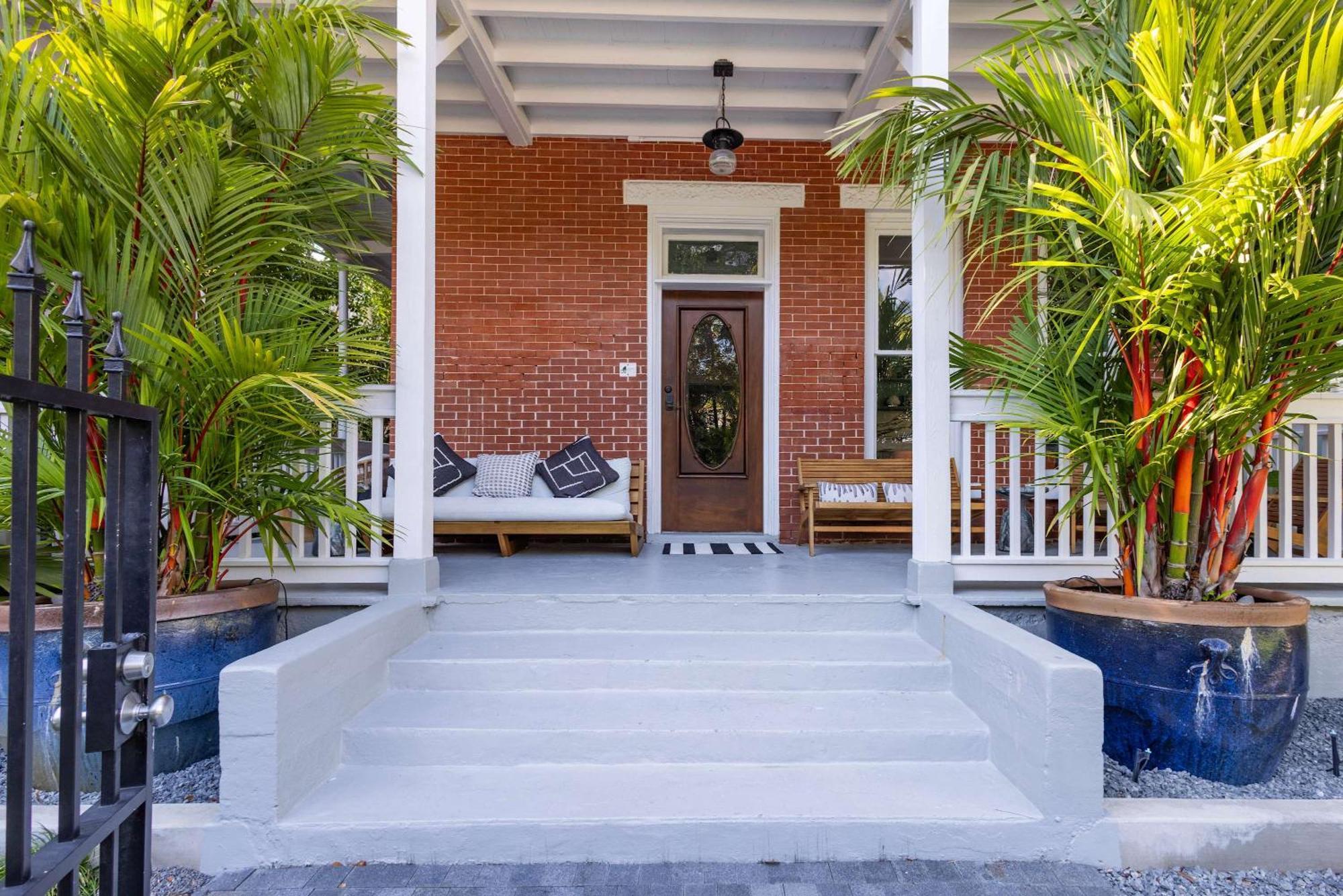 Takeover At The Grand Maloney Key West Eksteriør bilde