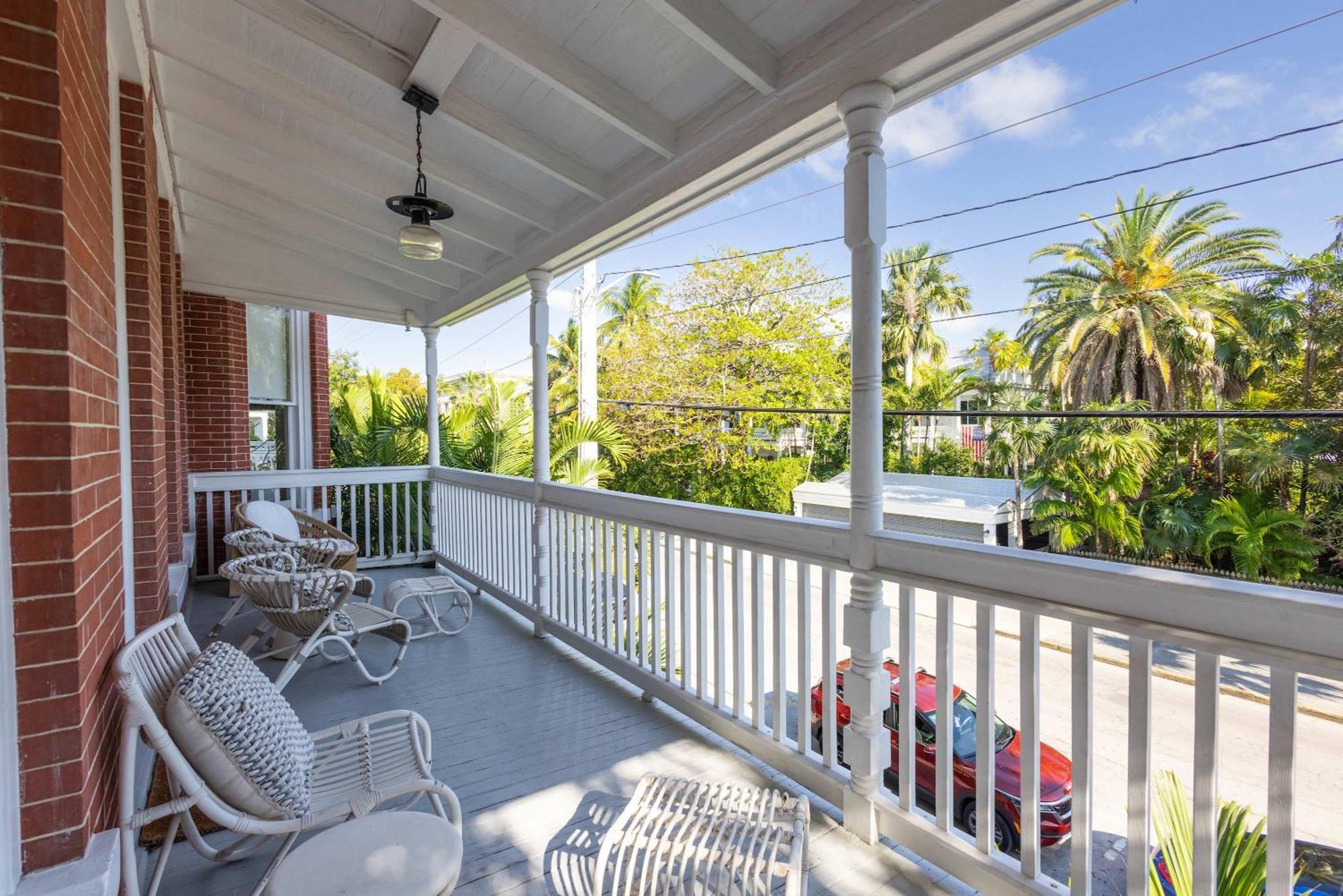 Takeover At The Grand Maloney Key West Eksteriør bilde